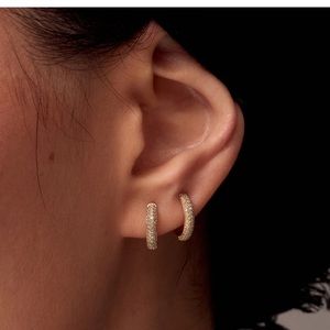 RON HAMI 14kt Gold Pave Diamond Huggie Earrings 0.29 TCW